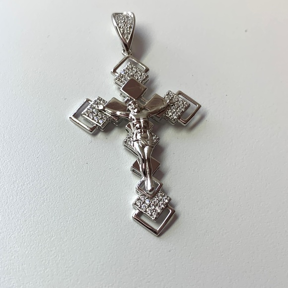 Stamped 925 solid Sterling silver cross pendant - Picture 7 of 17